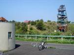 秋田河辺雄和自転車道　フィールドアスレチック場付近　手前の建物は水も無い汚いトイレです(>_<)