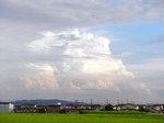 南の空に大きな積乱雲・・秋田市仁井田